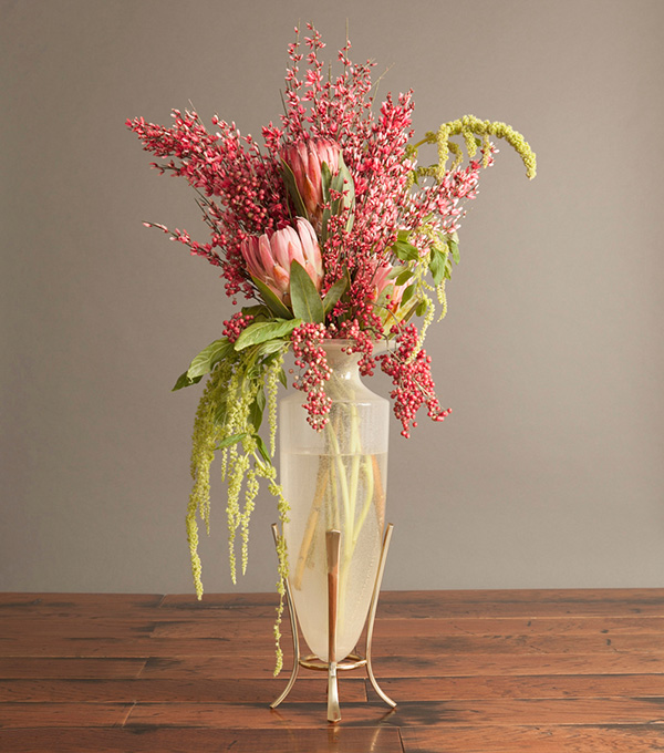 Roger-Thomas-Vase-flower-arrangement